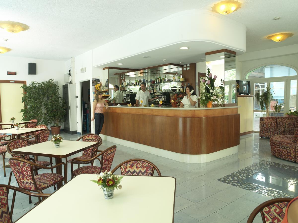 Residence Eurogarden Rimini Luaran gambar