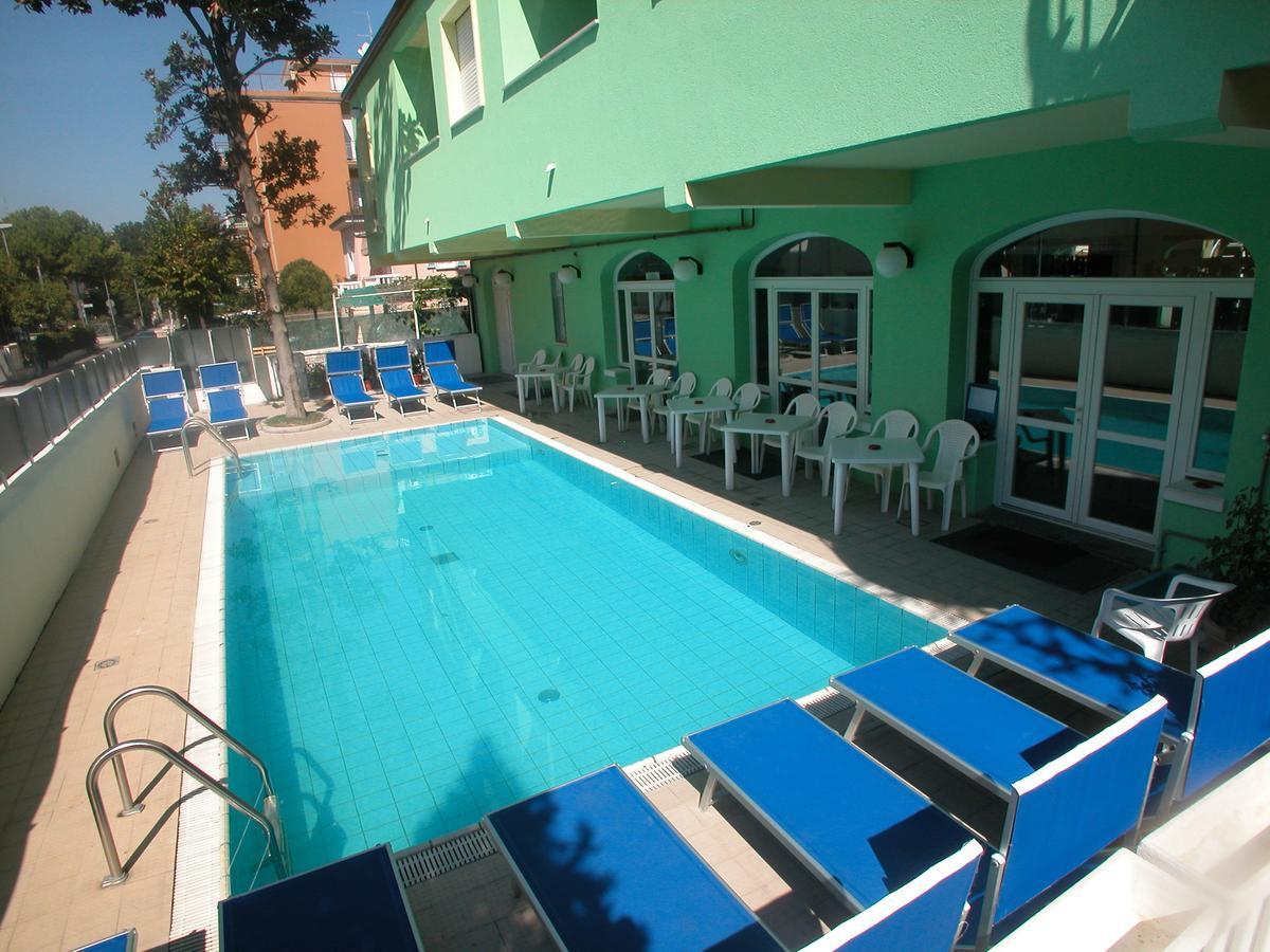Residence Eurogarden Rimini Luaran gambar