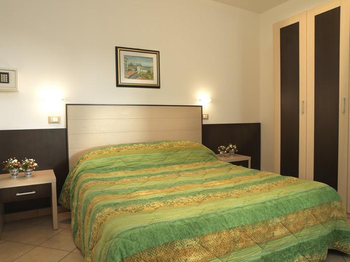 Residence Eurogarden Rimini Luaran gambar